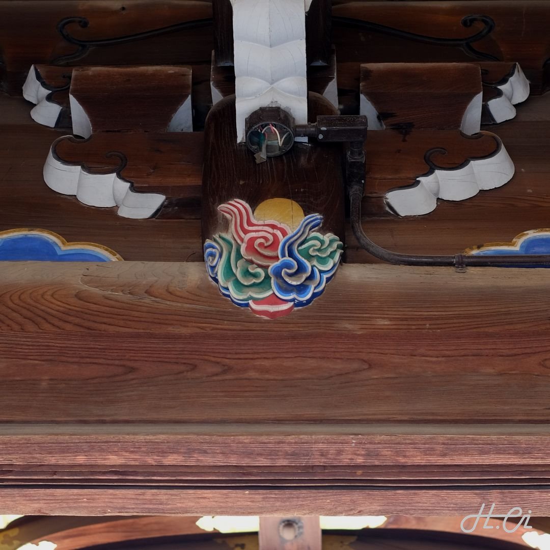 三光門の月の彫刻（北野天満宮）